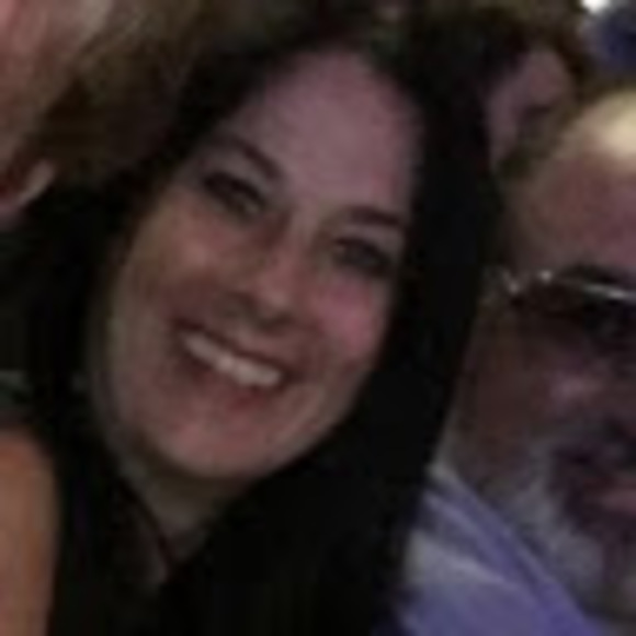 Meet your Posher, Maureen - Picture 1 of 1